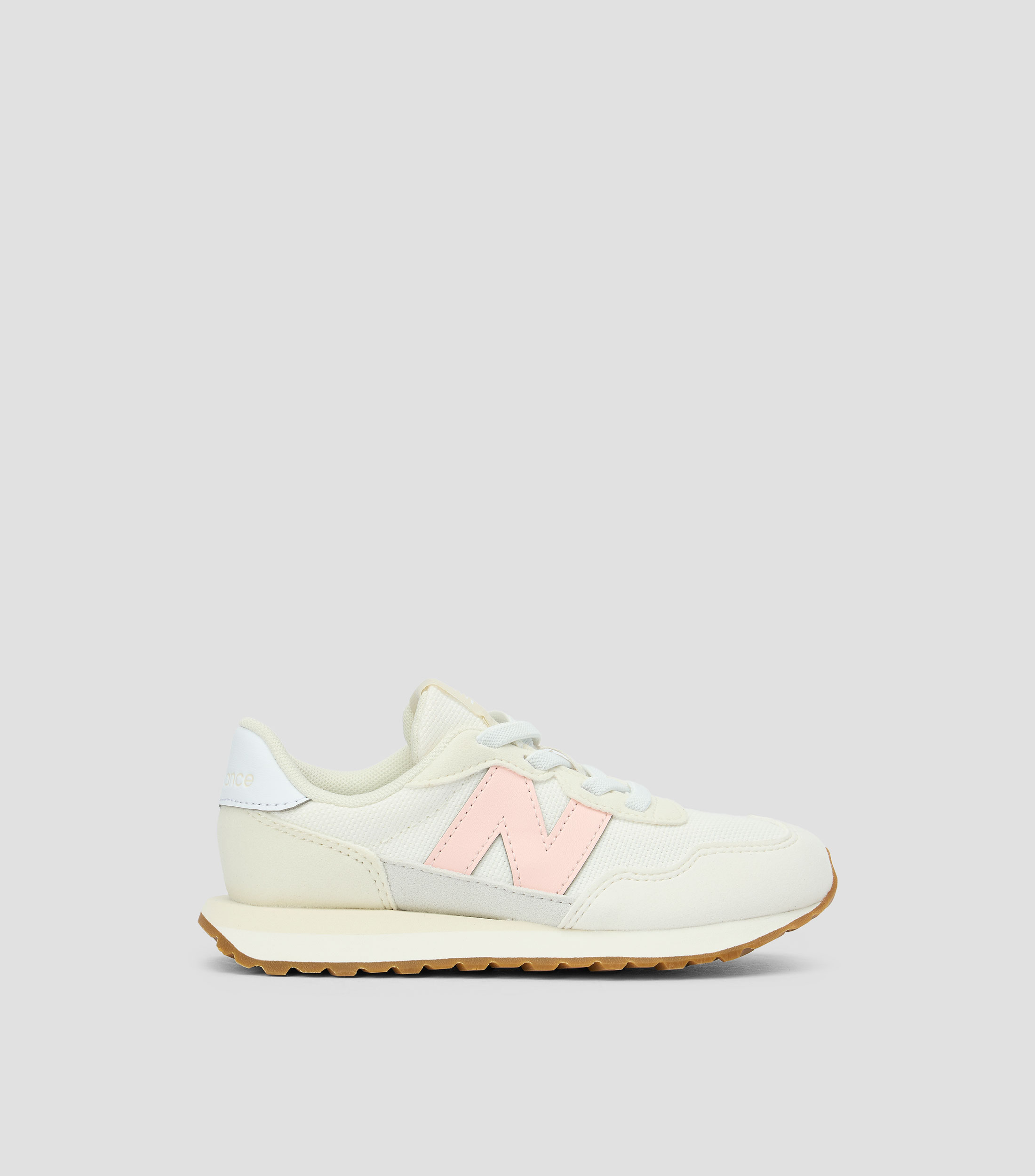 Tenis casuales con logo Niña